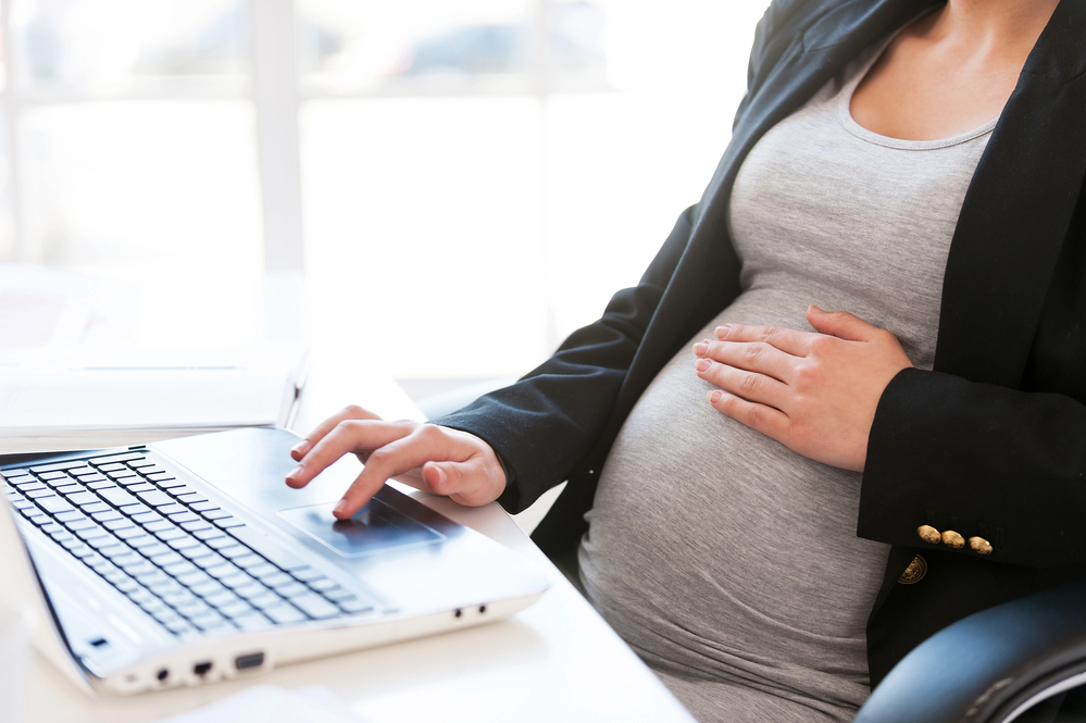 consultante indépendante enceinte utilisant propilot